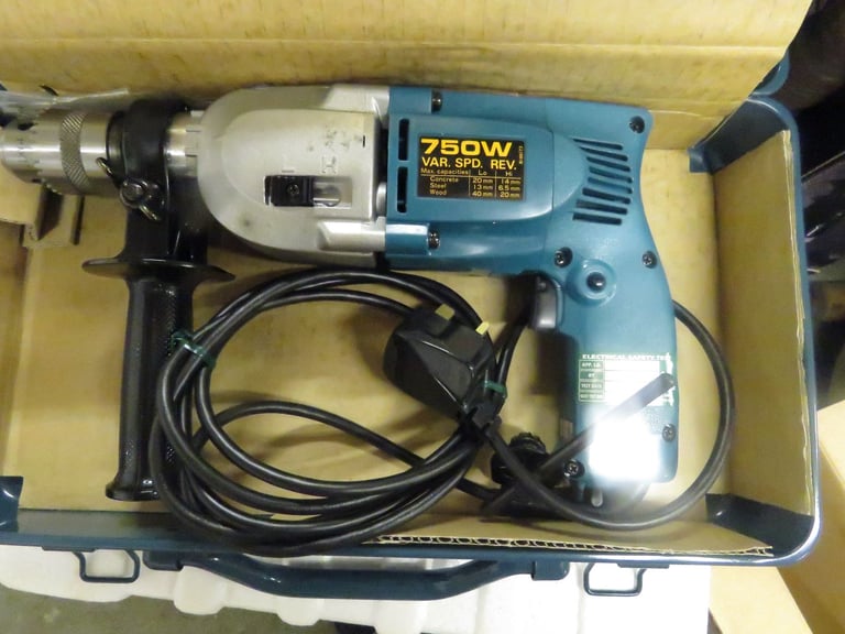 MAKITA 750 WATT 2 SPEED HAMMER DRILL BOXED CASED UNUSED ANY TRIAL QUALITY MAKER 