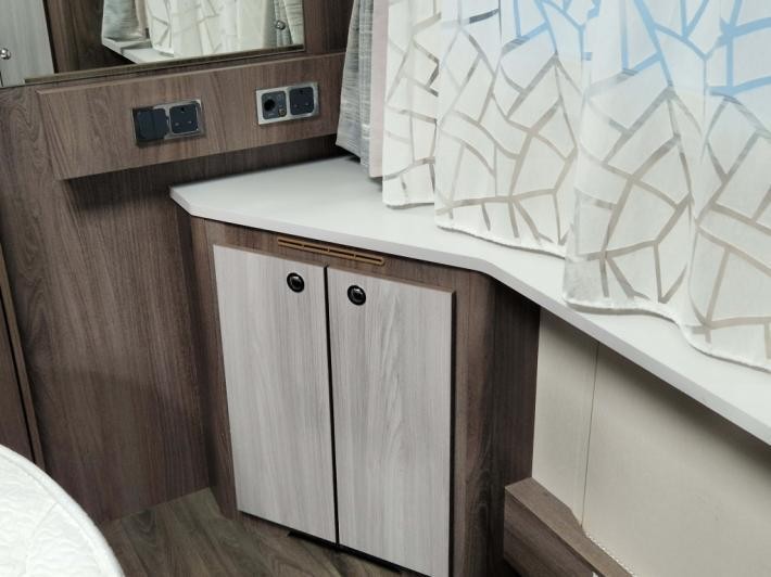 2022 Coachman Lusso II Used Caravan