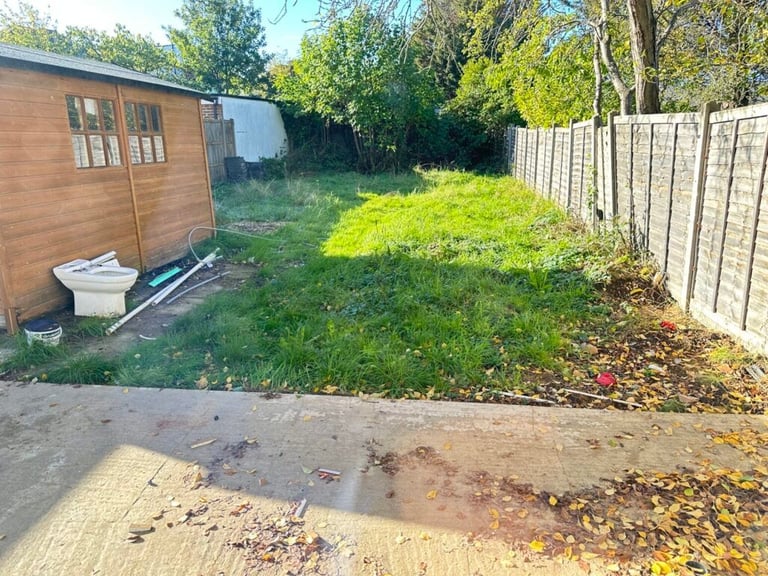 SELECTION OF BRAND NEW ENSUITE BEDSITS CARLYON AVENUE SOUTH HARROW HA2