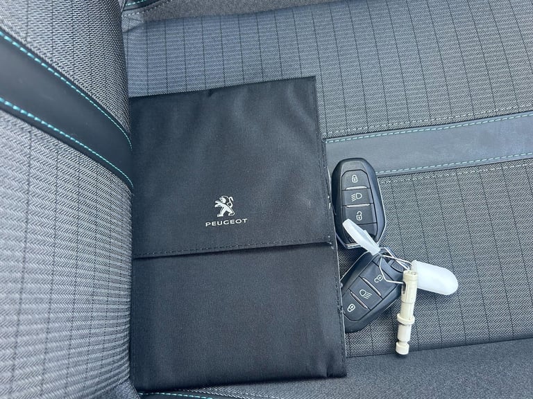 2021 Peugeot 2008 1.2 PureTech Allure Premium SUV 5dr Petrol Manual Euro 6 (s/s) (130 ps) HATCHBA...