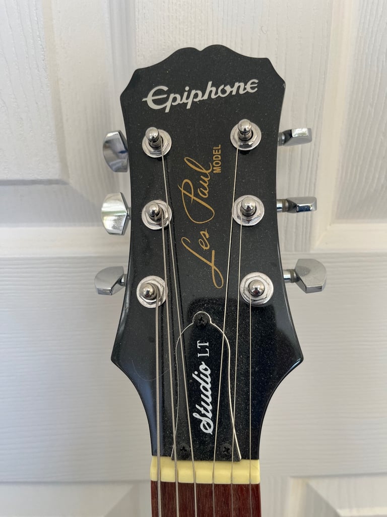 Gibson Epihone Les Paul studio LT plus accessories 