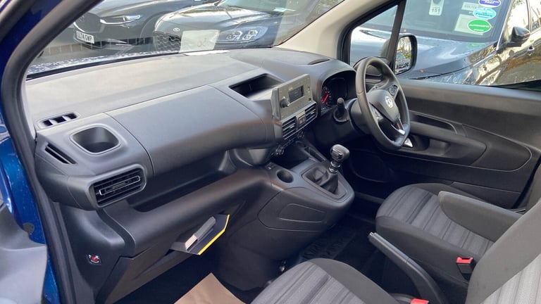 2022 Vauxhall Combo Life 1.5 Turbo D Edition MPV 5dr Diesel Manual 6Spd Euro 6 (s/s) (100 ps) MPV...