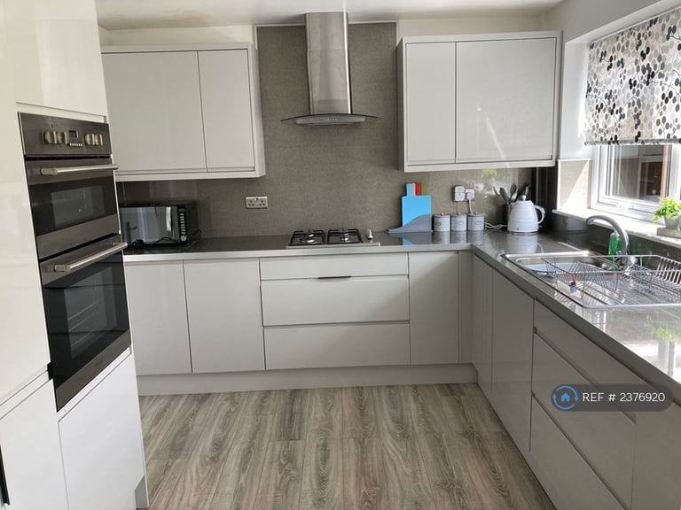 3 bedroom house in The Roundmeade, Maghull, L31 (3 bed) (#2376920)