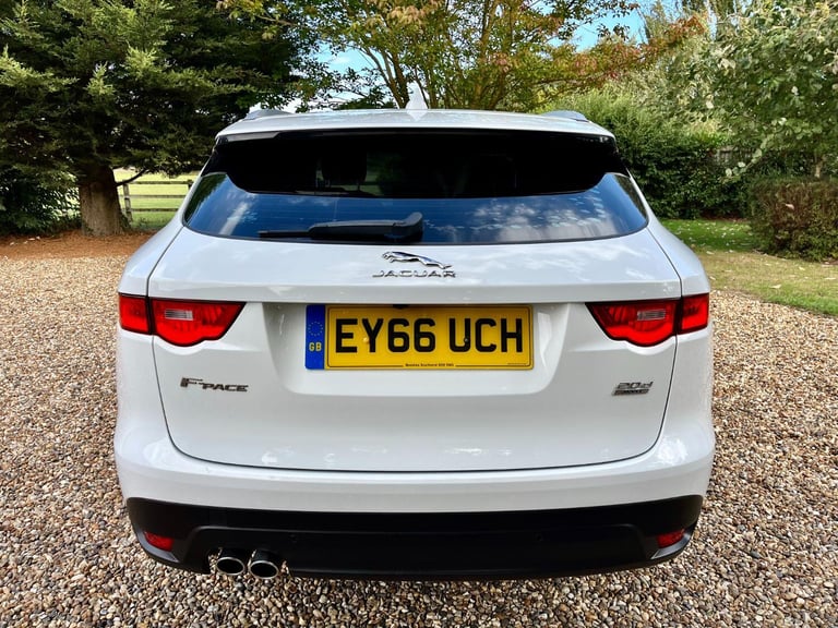 JAGUAR F-PACE 2.0 D180 Portfolio 2016