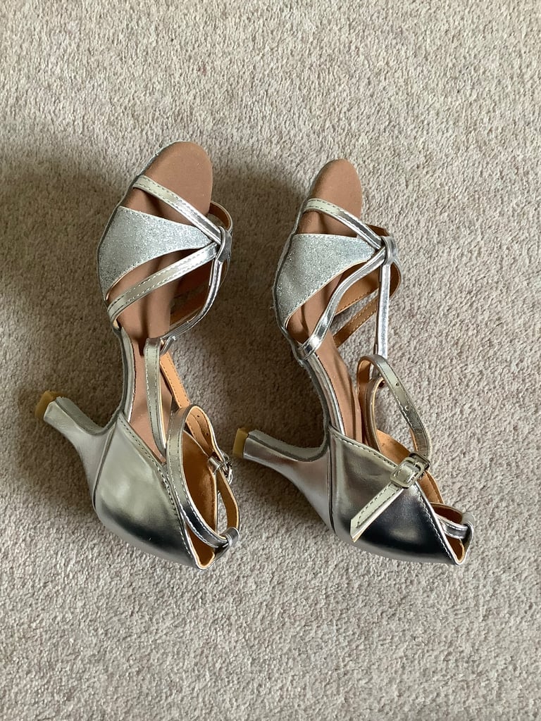 Silver Ladies Evening Shoes