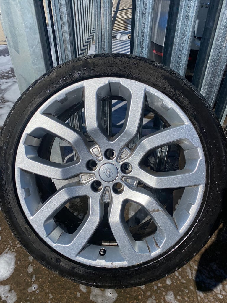 Range Rover EVOQUE alloy wheels 3 left , 100 each , 3 for 250