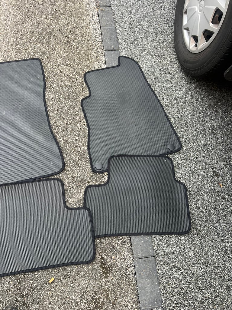 Mercedes a class rubber matts 