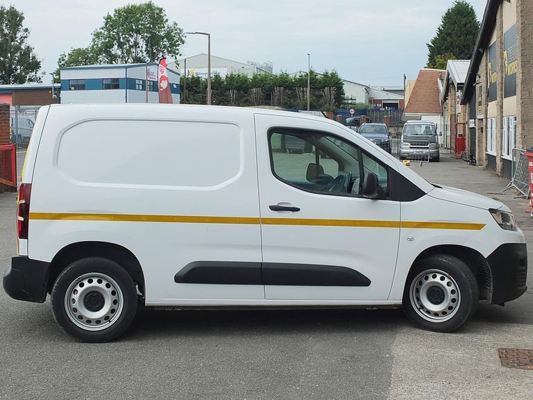 2023 "73" Citroën Berlingo 1000 M Enterprise Edition BlueHDi 100PS S&S Euro 6
