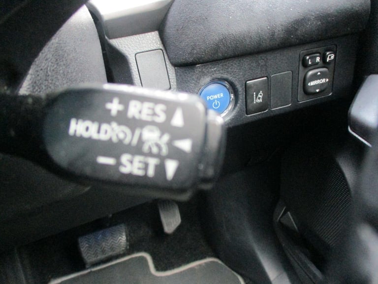  Toyota RAV4 2.5 VVT-h Design SUV 5dr Petrol Hybrid CVT Euro 6 (s/s) (197 ps) Petrol/Electric Hyb...