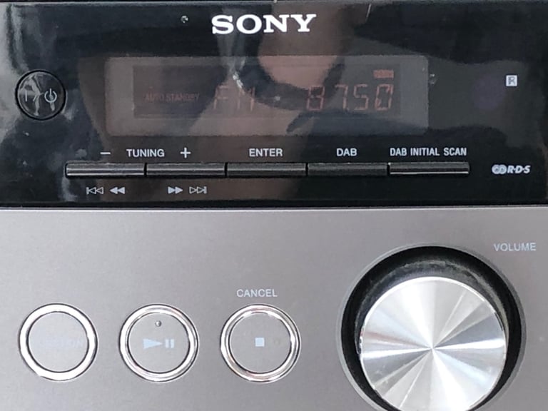 Sony micro hi-fi system (radio and iPod)