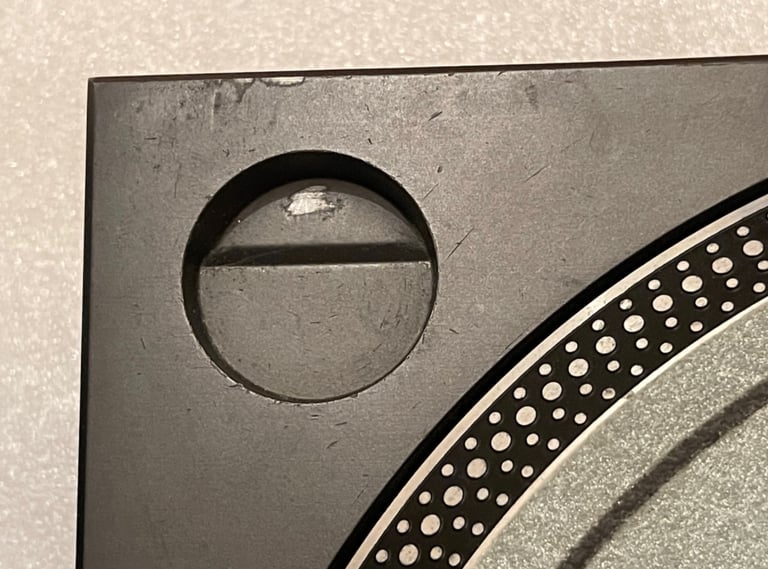 Technics SL 1210 MK2 Direct Drive Turntable 