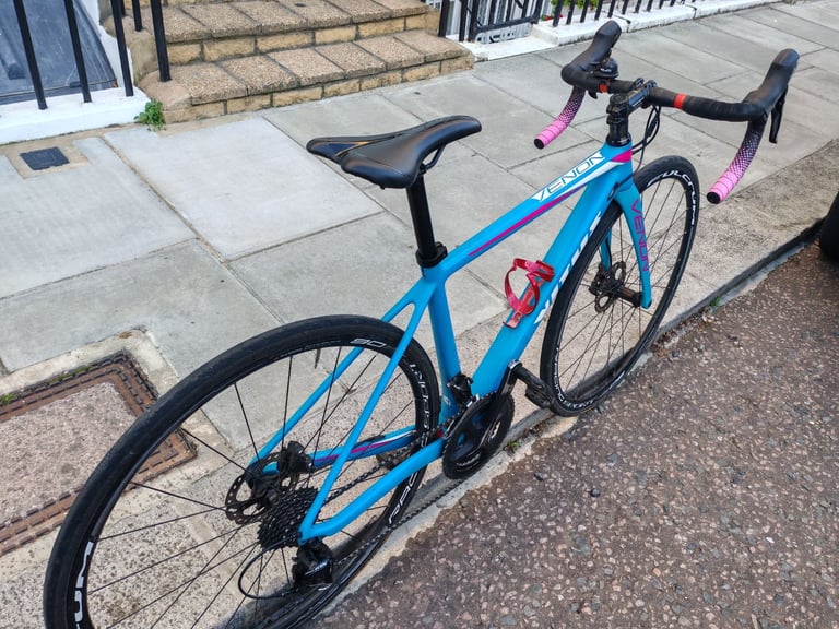 CARBON ROAD BIKE 