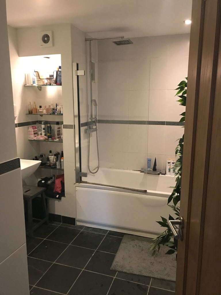 One bed flat to rent in Henleaze/ Horfield £1250 pm