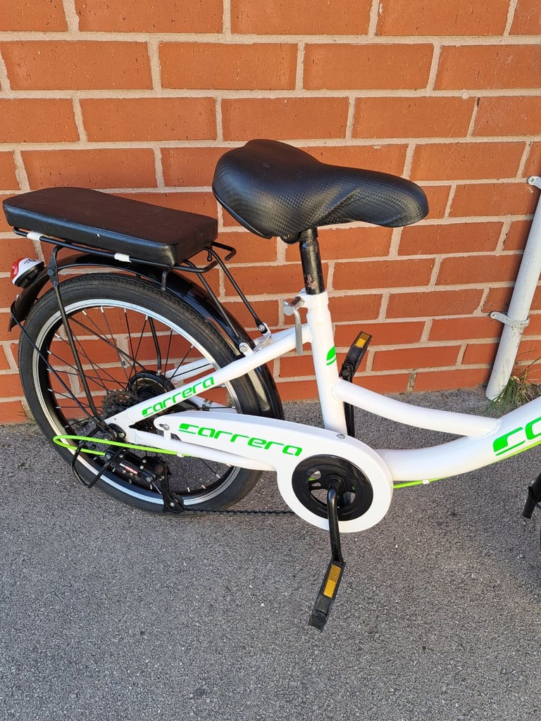 Ladies or kids small shopper bike brilliant condition ideal for birthday present 