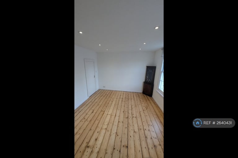 3 bedroom flat in Wincheap, Canterbury, CT1 (3 bed) (#2640431)