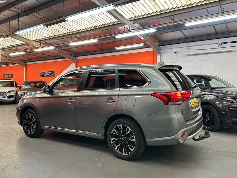  Mitsubishi Outlander 2.0h 12kWh GX5h CVT 4WD Euro 6 (s/s) 5dr Petrol/Electric Hybrid Automatic