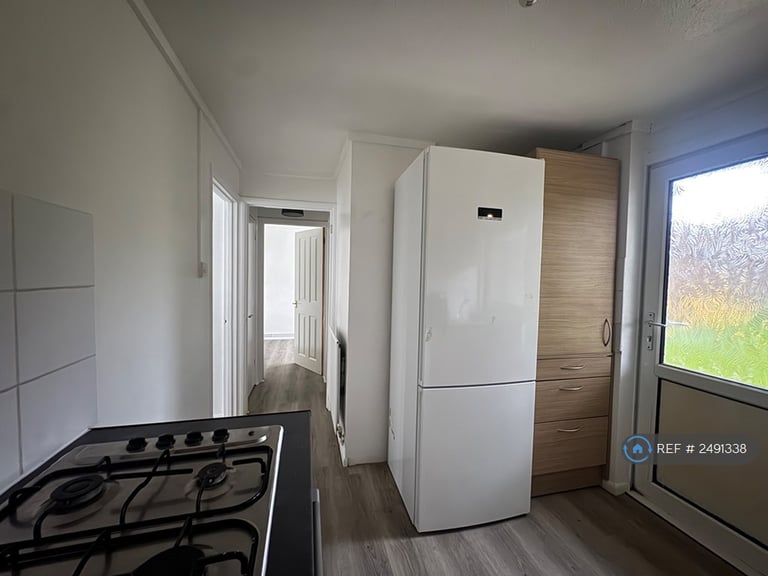 2 bedroom flat in Britton Street, Gillingham, ME7 (2 bed) (#2491338)