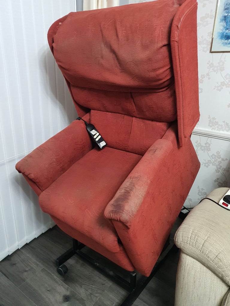 Electric riser recliner armchair