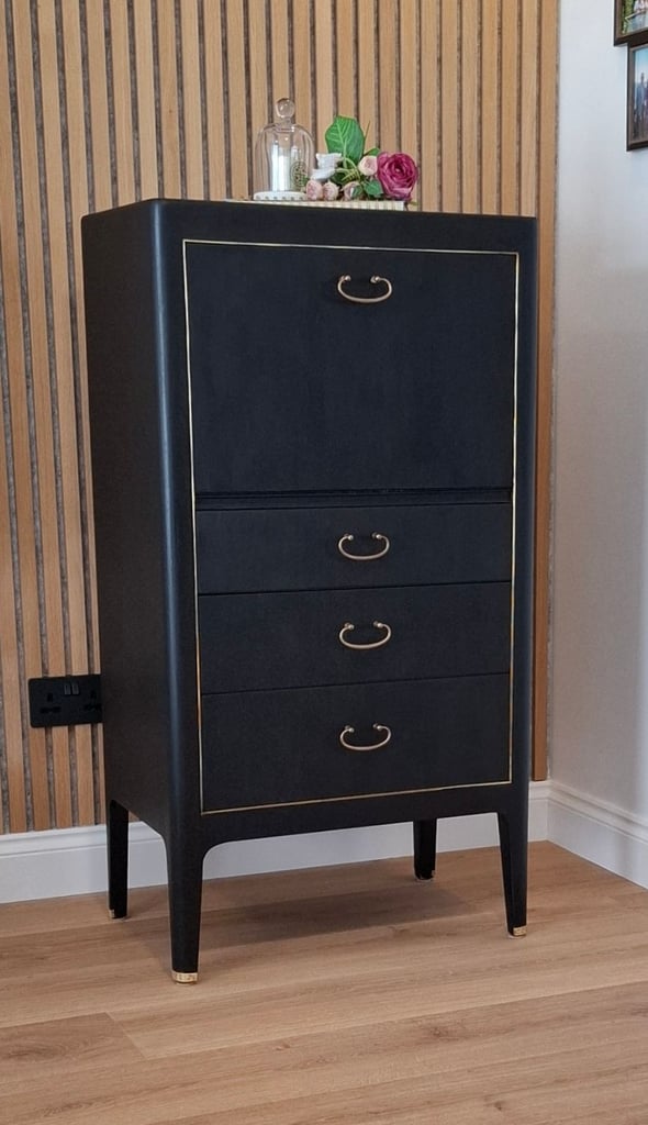 image for Dreasing Table / Chest of Drawers 
