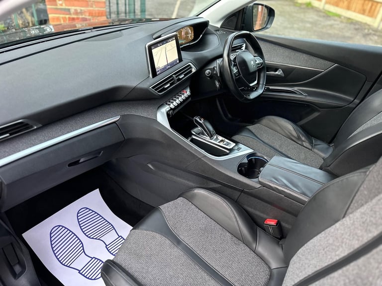 2018 Peugeot 5008 1.2 PureTech Allure EAT Euro 6 (s/s) 5dr HATCHBACK Petrol Automatic