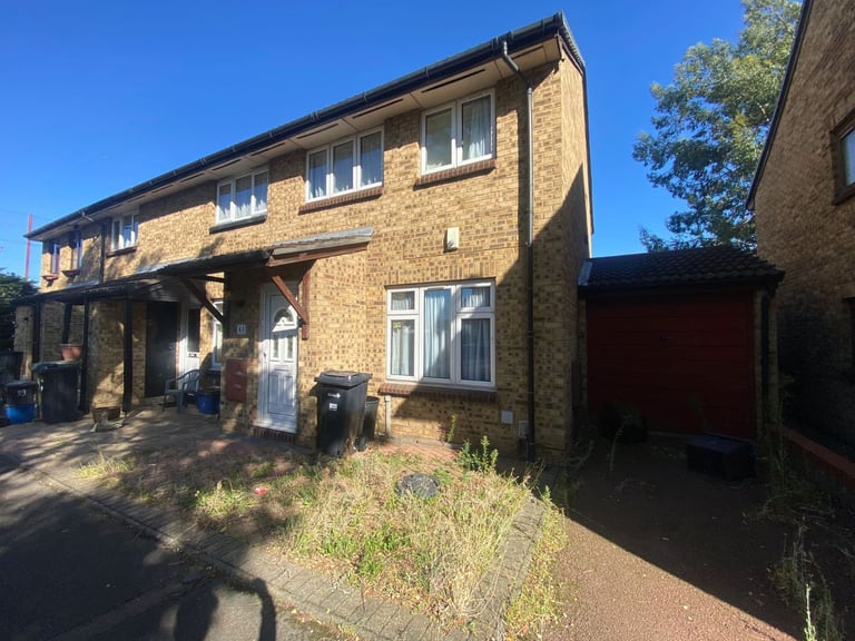 3 bed house at 43 Fiennes Close, Dagenham, RM8 1XF