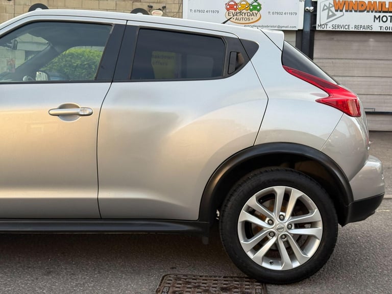 2012 Nissan Juke 1.6 Acenta 5dr [Premium Pack] HATCHBACK PETROL Manual
