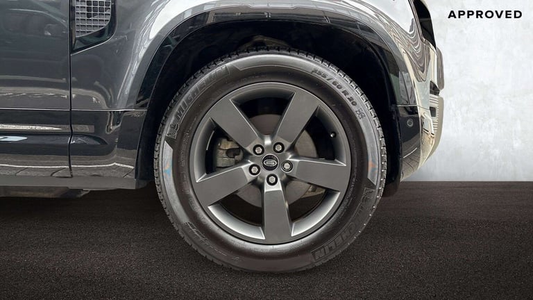 2024 Land Rover Defender 3.0 D250 X-Dynamic HSE 90 3dr Auto ESTATE DIESEL Automatic