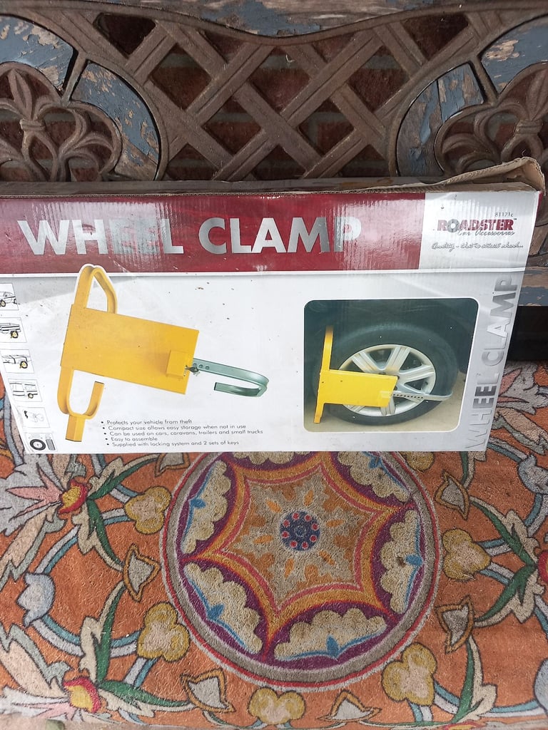 Wheel clamp