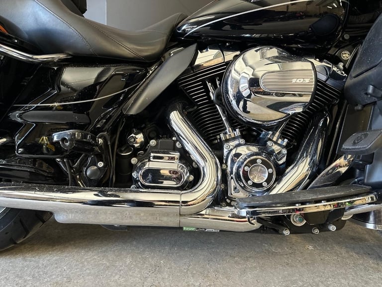 STUNNING LOW MILEAGE 2016/16 HARLEY-DAVIDSON FLHTKL ELECTRA GLIDE UL LOW