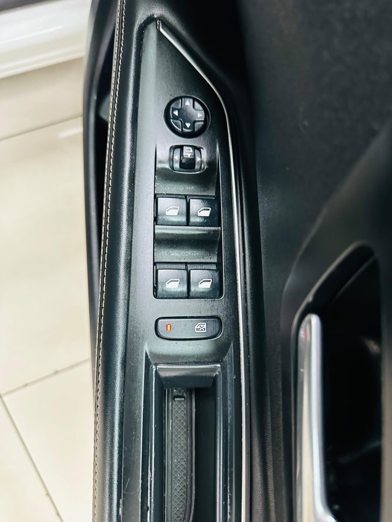 2018 Peugeot 3008 1.2 PureTech GT Line Euro 6 (s/s) 5dr HATCHBACK Petrol Manual