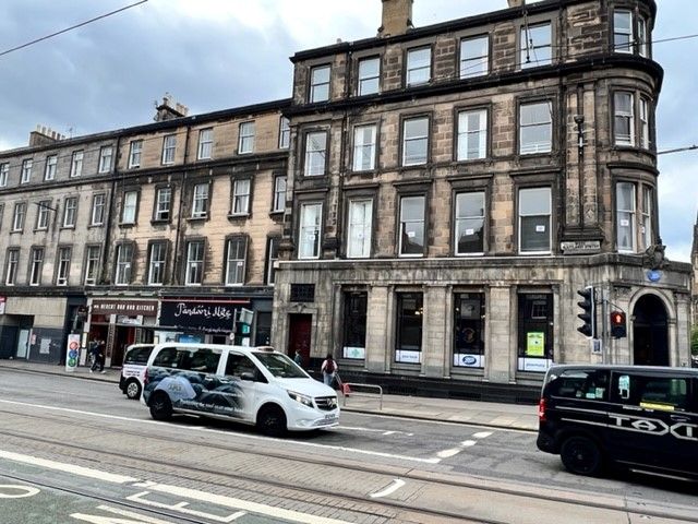 5-BED STUDENT FLAT AT WEST END/HAYMARKET - OPEN VIEWING THURS 22 MAY