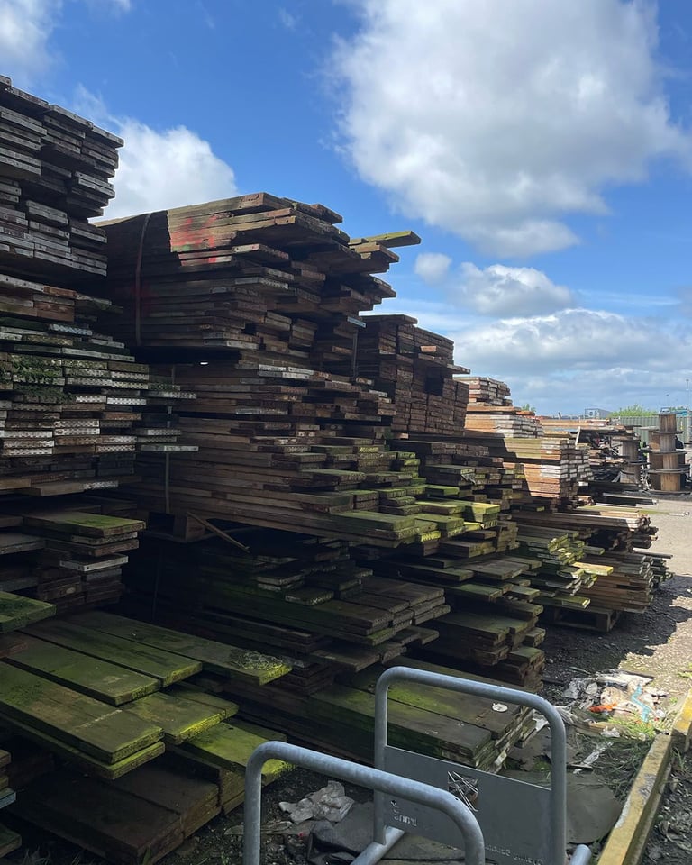 LIMITED STOCKS - bales of 100no. mixed scaffold boards (1.2-3.9m)