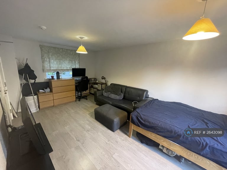 1 bedroom in Finbracks, Stevenage, SG1 (#2643098)