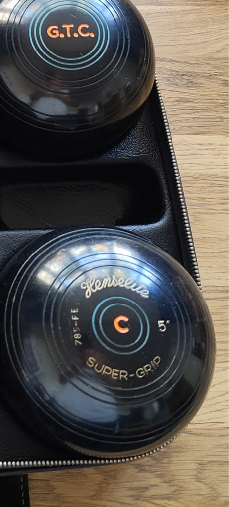 Henselite lawn bowling bowls with case and Scorpion Shoes