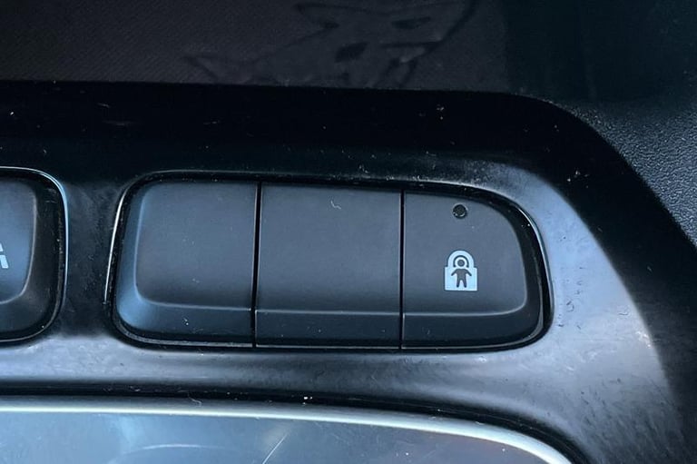 2023 Vauxhall Corsa 1.2 Design Hatchback 5dr - APPLE CARPLAY / ANDROID AUTO, CRUISE CONTROL, AU H...