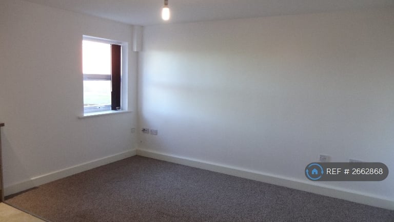 1 bedroom flat in Altofts, Wakefield, WF6 (1 bed) (#2662868)
