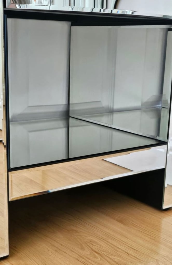 Beautiful Mirrored Bedside Cabinet - Quick Sale!