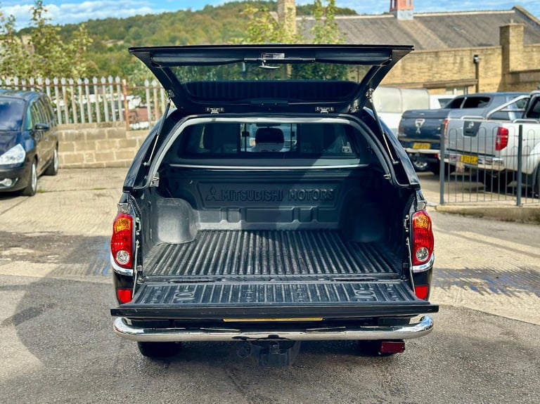 2015 Mitsubishi L200 Double Cab DI-D Barbarian 4WD Auto 176Bhp PICK UP Diesel Automatic