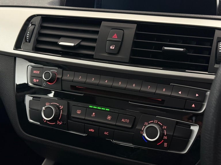 2018 BMW 1 Series 118i [1.5] SE 5dr [Nav/Servotronic] Step Auto HATCHBACK PETROL Automatic