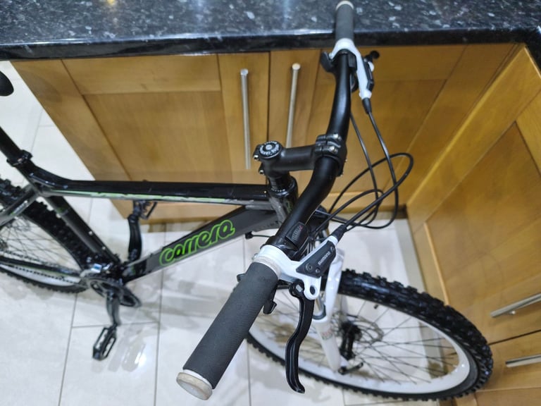 Mens Carrera bike excellent condition 