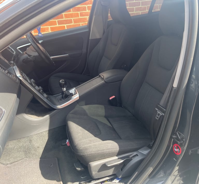 VOLVO V60 2.0 ESTATE 2013 only 1 Previous Owner