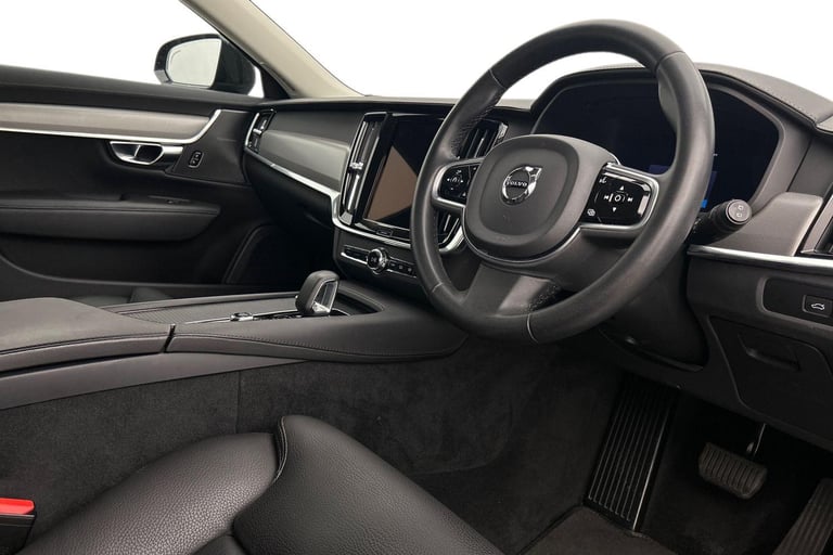 2022 Volvo V90 Plus, B4 mild hybrid, Petrol, Dark ESTATE Petrol/Electric Hybrid Automatic