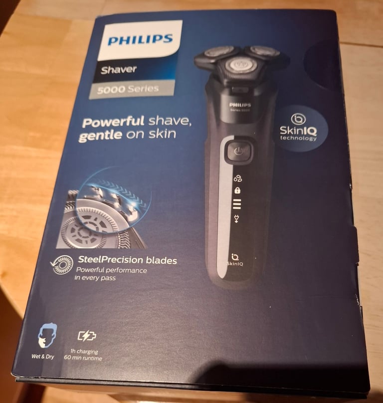 image for Philips 5000 Series Wet & Dry ShaverShaver