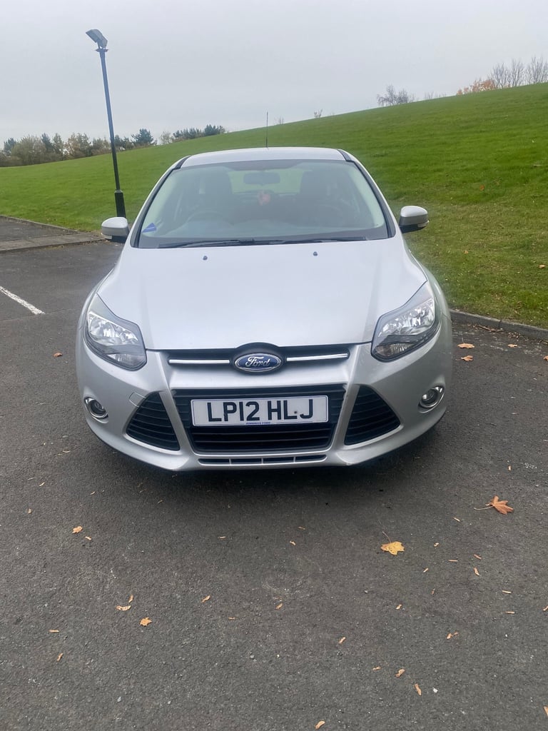 Focus 1.6 petrol 2012 breaking 