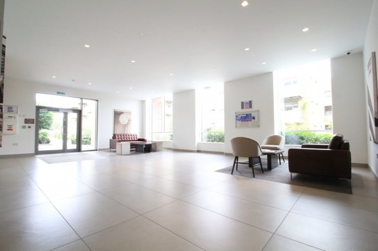 Chain Free! Hane Estate Agents offer a modern 2 bedroom 1st floor flat with a private balcony