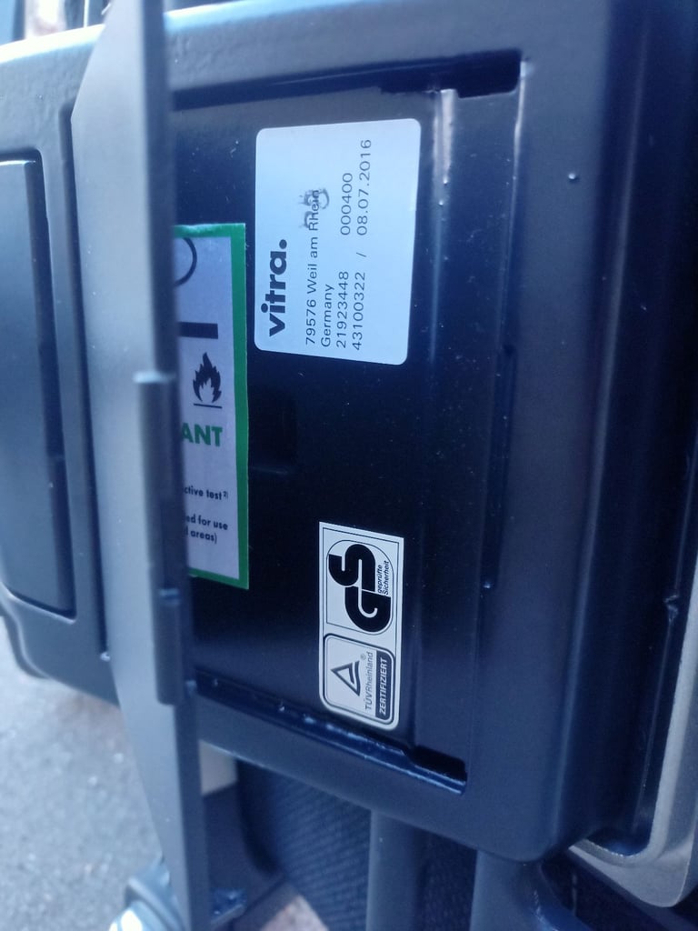 Fully functional as new Vitra  office / desk chair