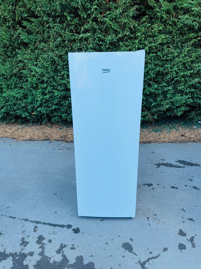 image for Tall fridge for £100(we can deliver)