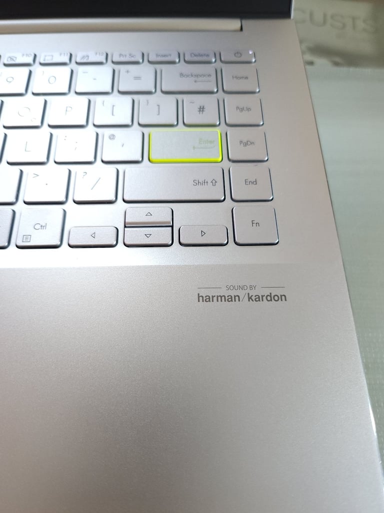 ❤️ ASUS VivoBook S14 i5-10210 8GB RAM 256GB SDD LED NumberPad Harman Kardon Pearlescent White Laptop