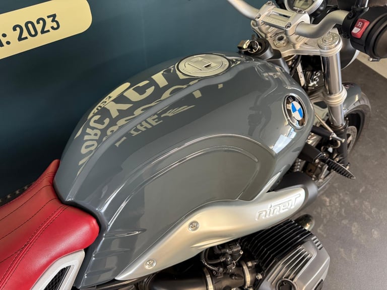 BMW R NINET PURE WITH AKRAPOVIC