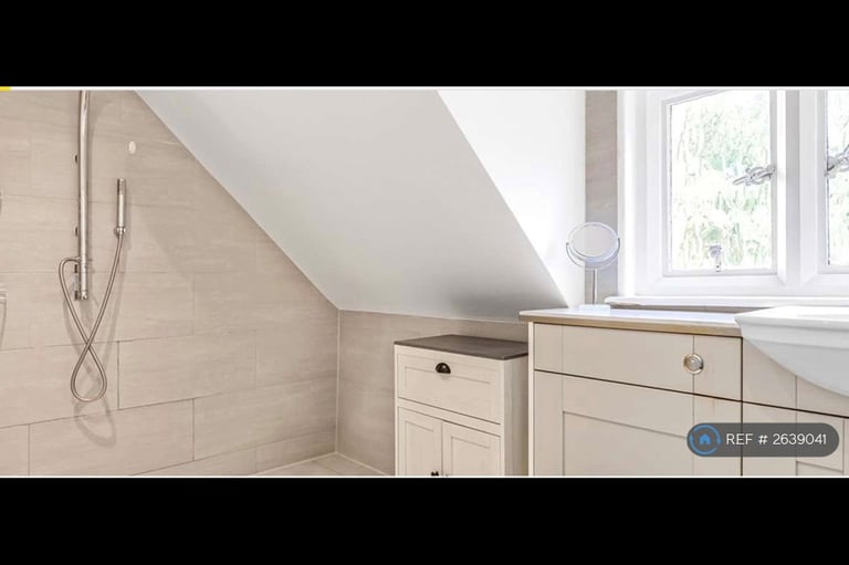 3 bedroom flat in Devey Close, London, KT2 (3 bed) (#2639041)